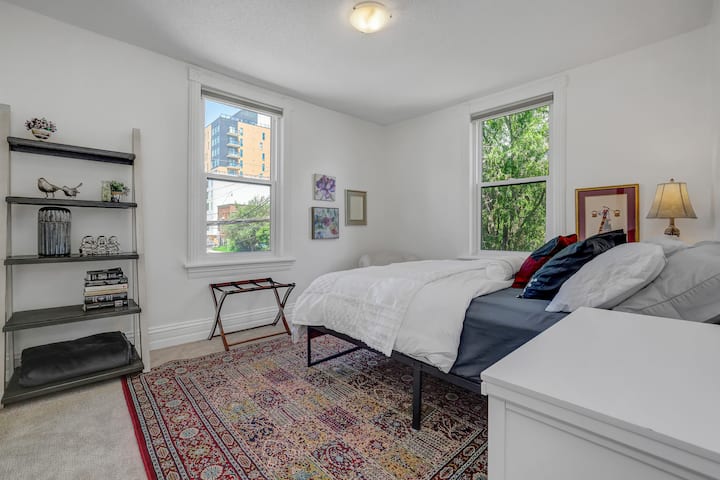 New Bright & Cozy, 2 Bedroom, 2 Balcony! - Ottawa