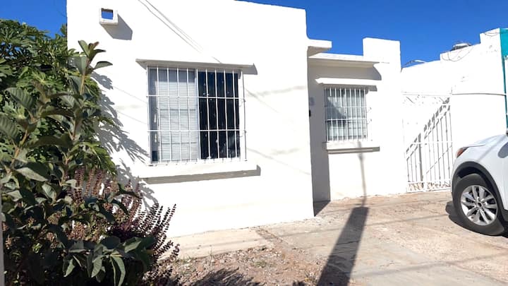 Casa Amplia/ 2 Recamaras/ Cerca Del Aeropuerto - Hermosillo
