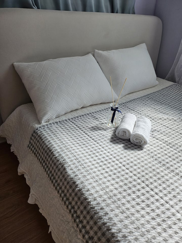 Kitanda aina ya Queen size 