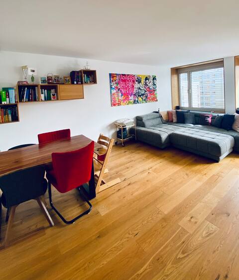 Top Airbnb: Cozy apartment in a quiet location with 2 balconies in München