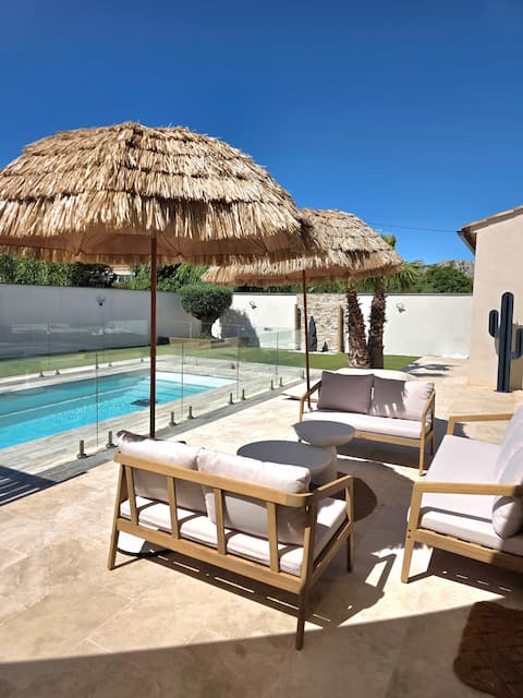 Modern house on the Côte Bleue, close to the sea