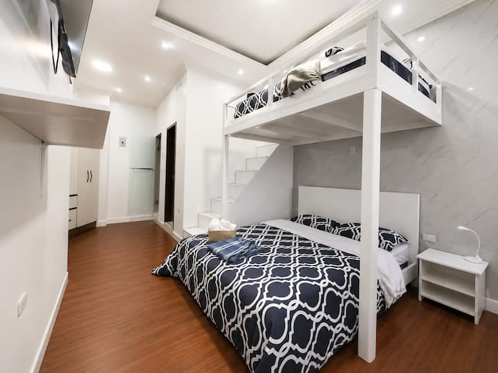 Cómodo Departamento En Planta Baja Muy Solicitado. - Cuenca
