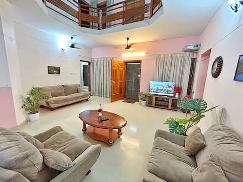 La Casa Luxury Villa at City Centre, Airport 5 Kms