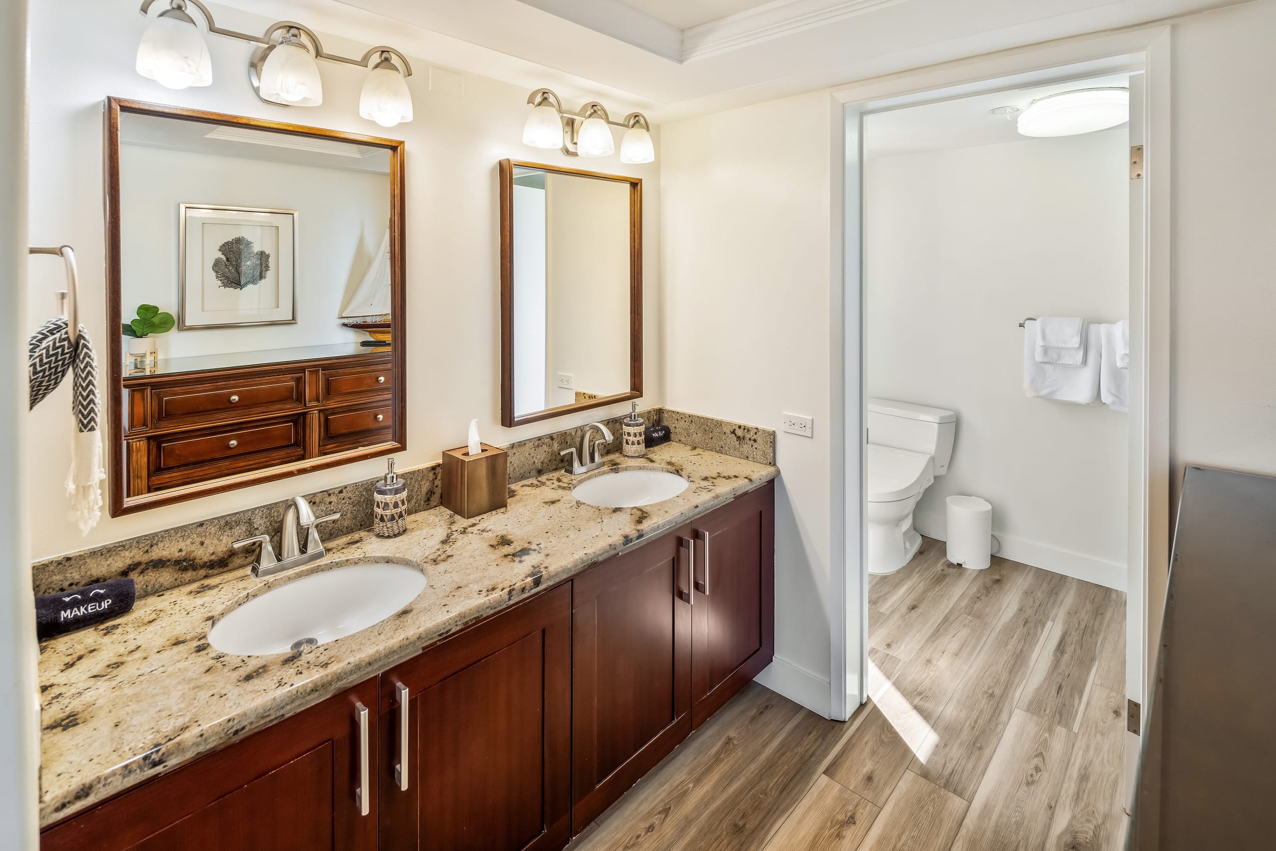 Renovated Waikiki Oceanfront Large Penthouse - Image 21