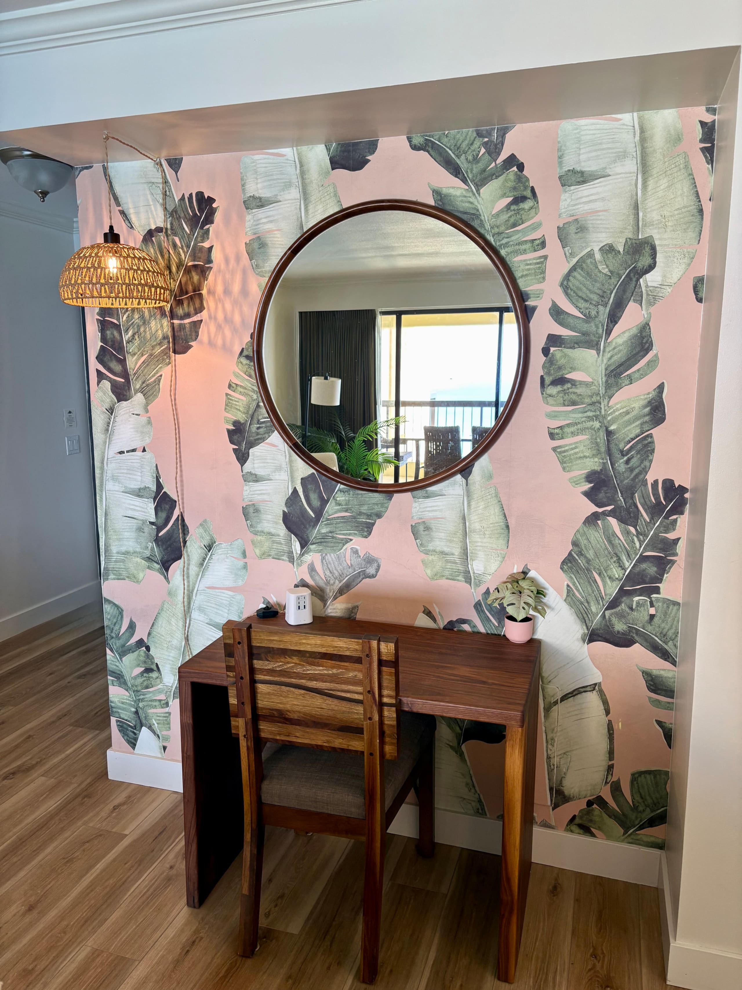 Renovated Waikiki Oceanfront Large Penthouse - Image 6