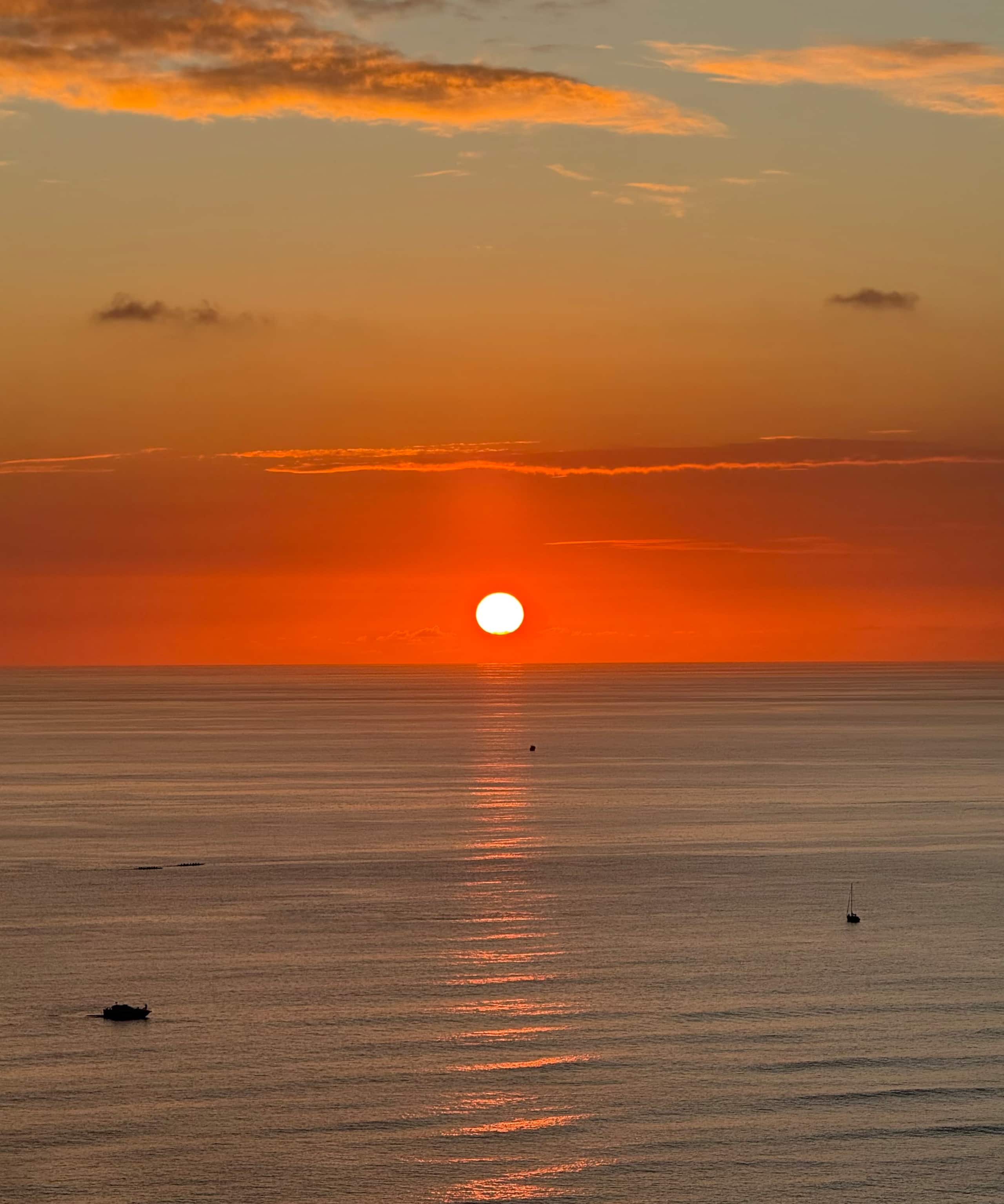 Renovated Waikiki Oceanfront Large Penthouse - Image 38
