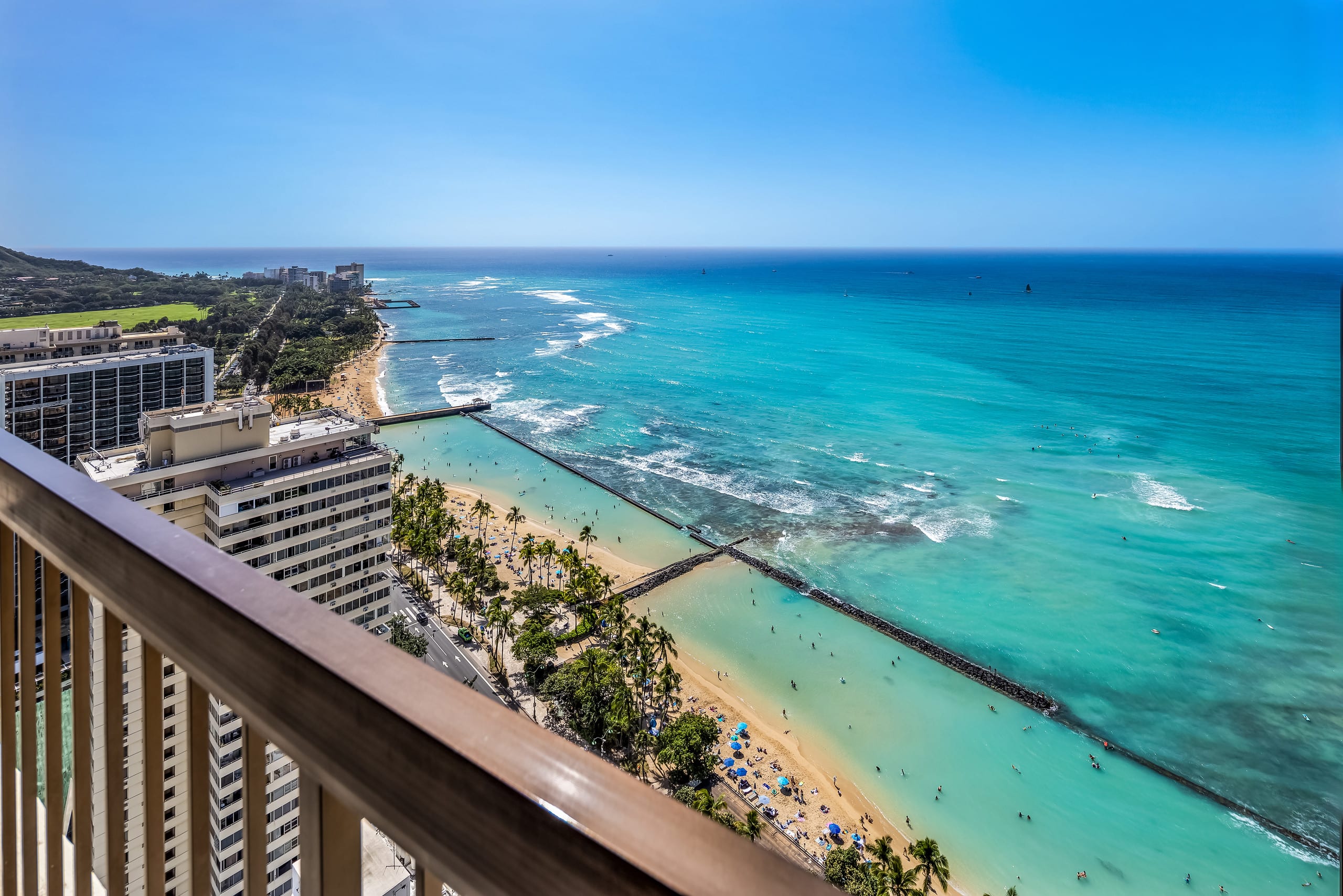 Renovated Waikiki Oceanfront Large Penthouse - Image 33