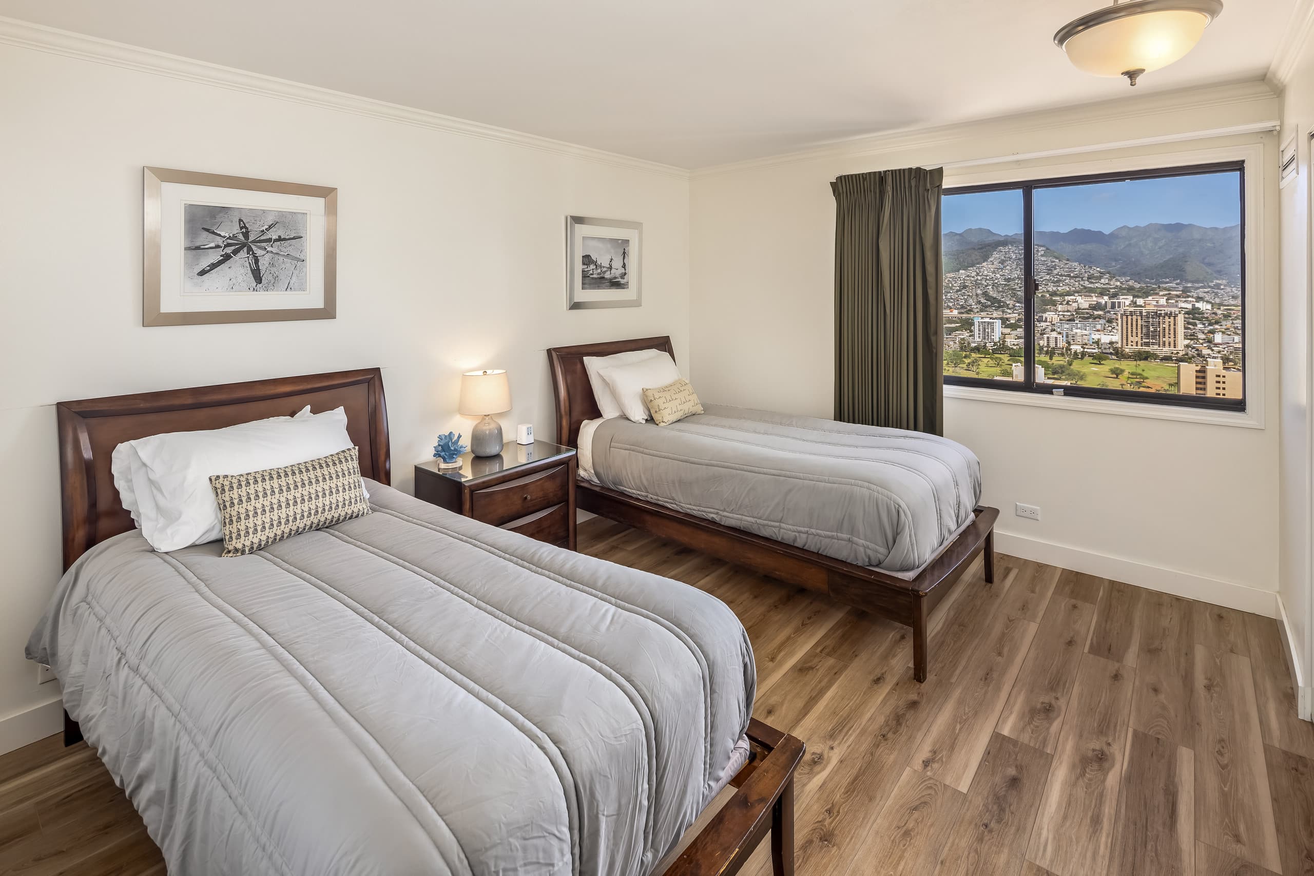 Renovated Waikiki Oceanfront Large Penthouse - Image 14