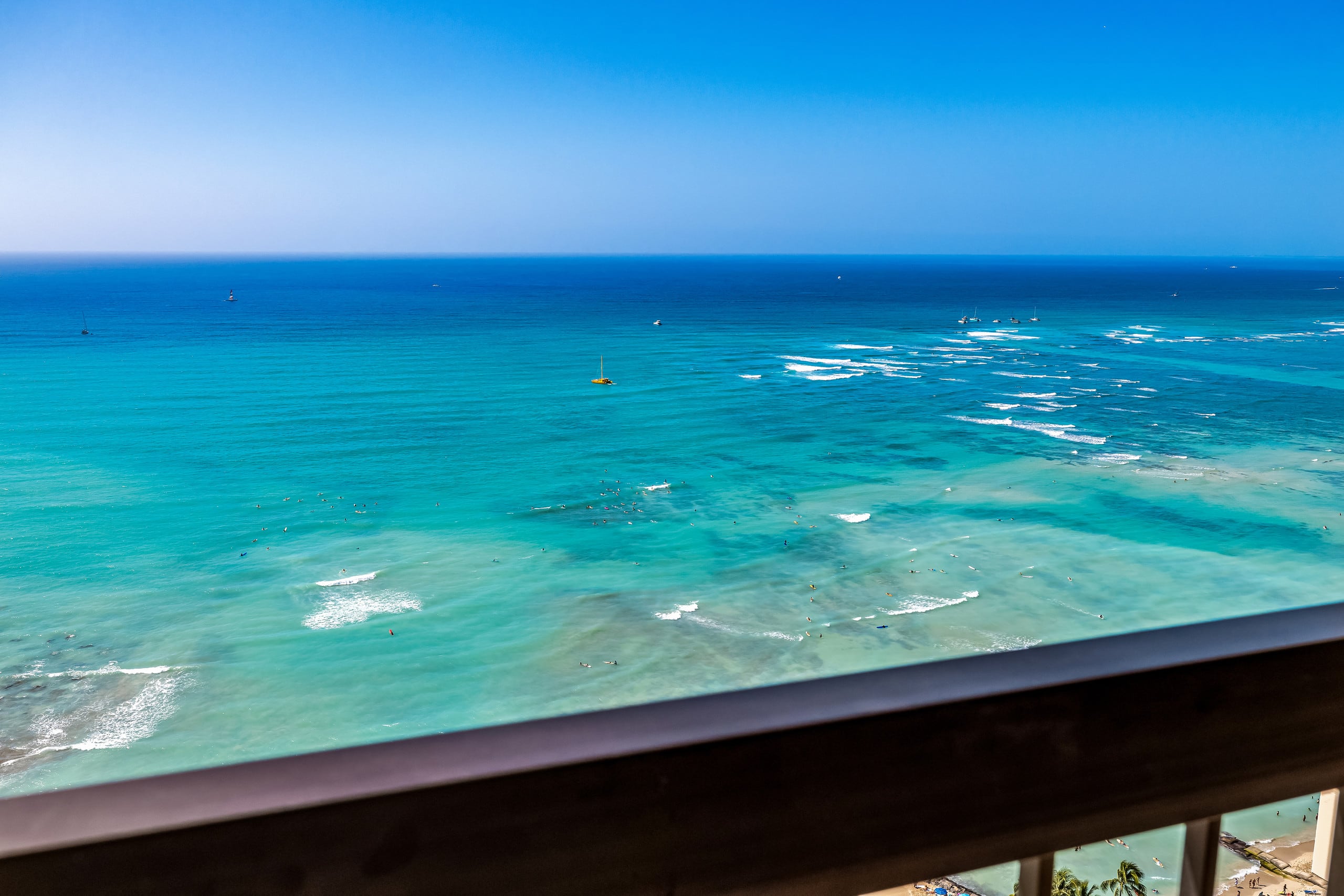 Renovated Waikiki Oceanfront Large Penthouse - Image 36
