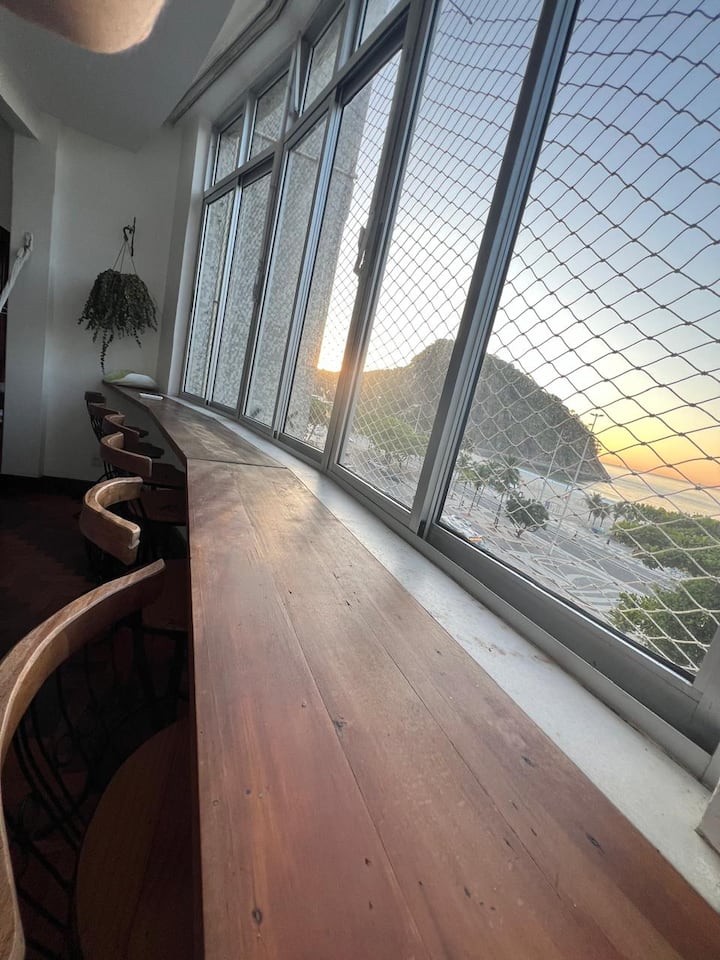 Leme Frente Mar Grande Apto Exclusivo Para Você - Copacabana
