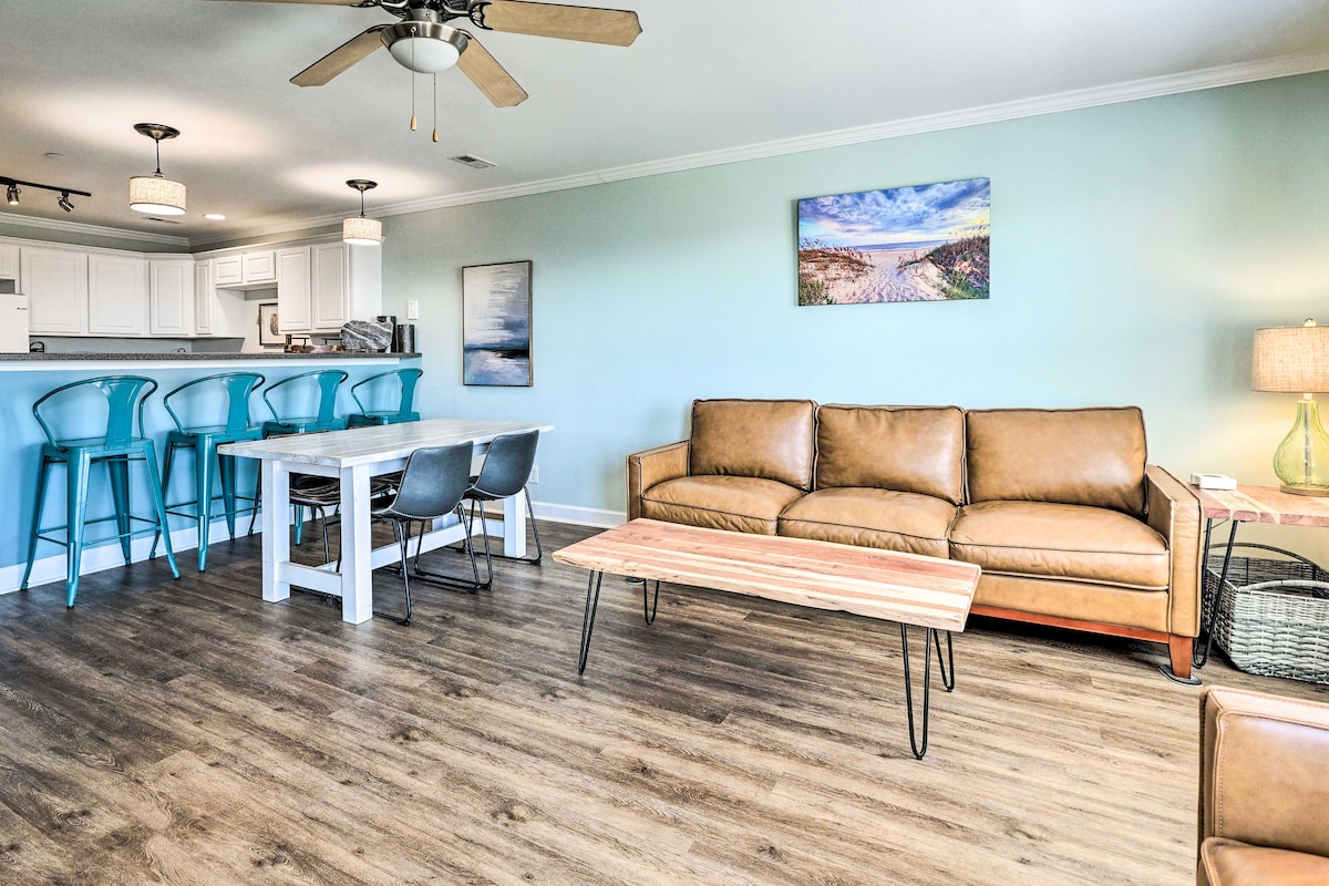 Oak Island Condo - Walk to the Beach!