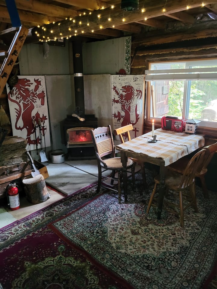 Peaceful Cabin In The Woods - Huntsville