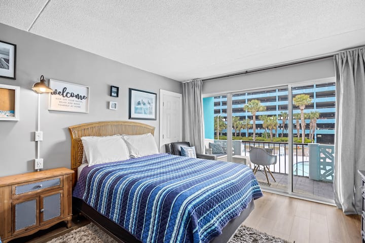 Pool Front & Across From Beach - Myrtle Beach