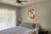 Cozy suite few blocks from stadium