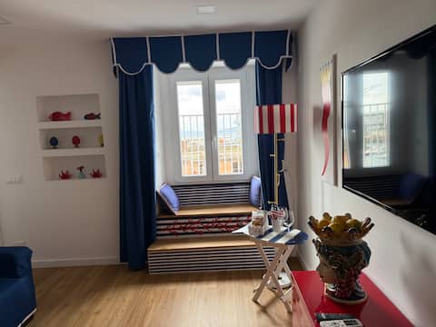 Proprietà Airbnb di successo: Sea view home 50mt from ship to Capri/Amalfi coast a Castellammare Di Stabia