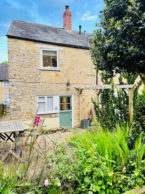 Romantic Dorset bolthole