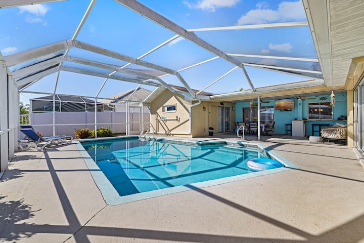 Waterfront Heated Pool&dock Pets & Fishing Welcome - Cape Coral, FL