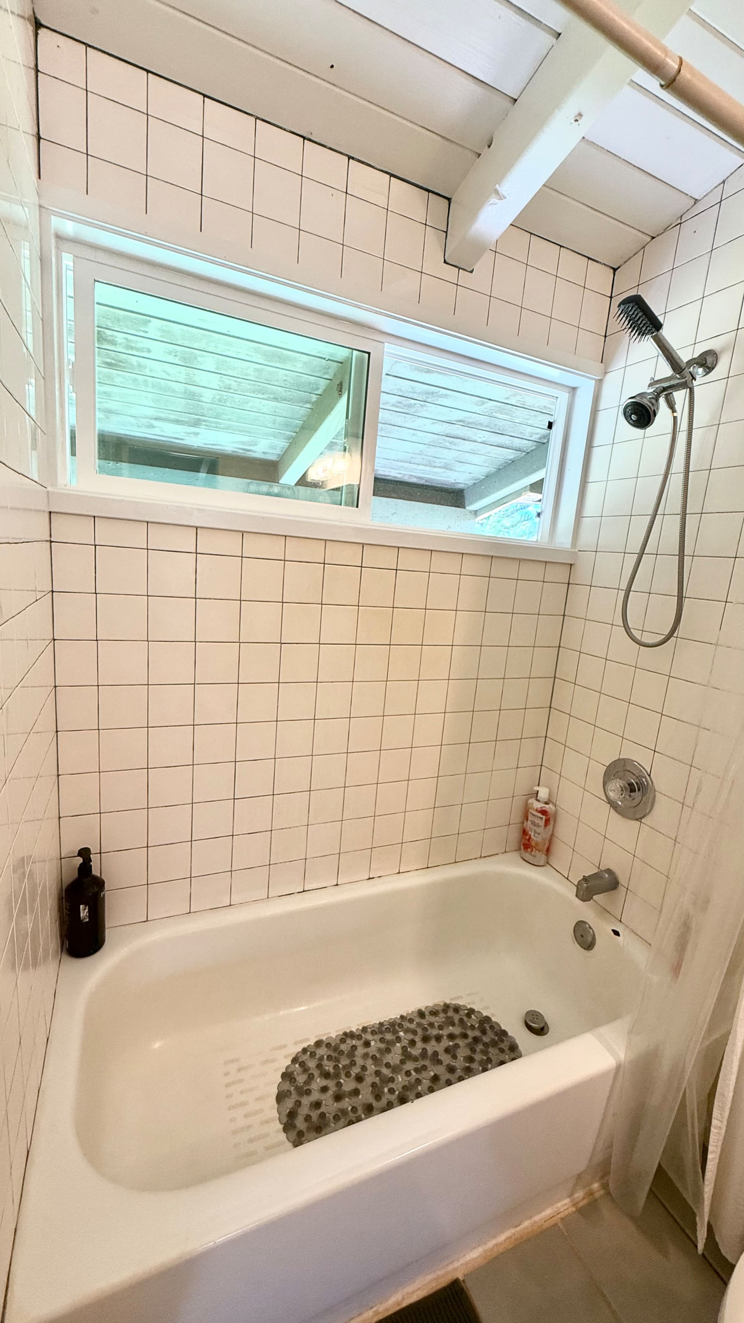 Home in Kilauea · ★4.94 · 2 bedrooms · 3 beds · 1 bath - Photo 17