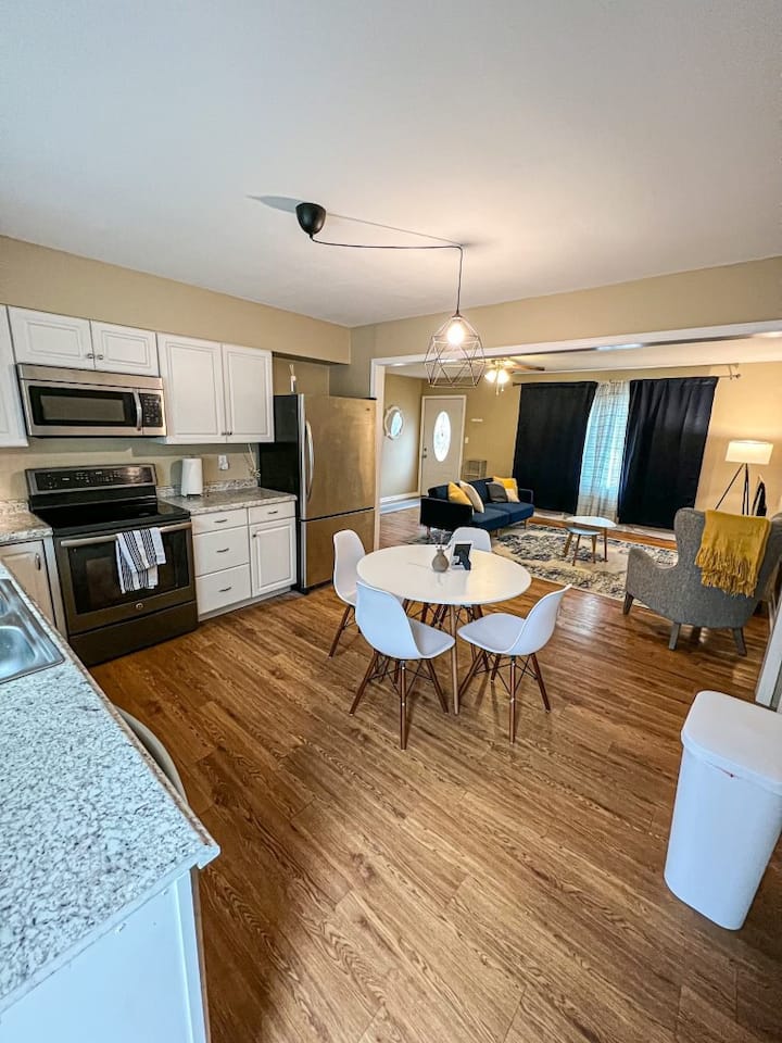Cozy House in Grandview