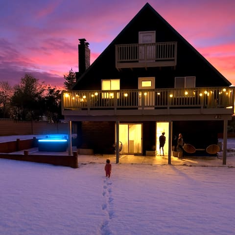 Top performing Airbnb: Modern Cabin w/ Hot Tub near Zion & Bryce Canyon in Cedar City