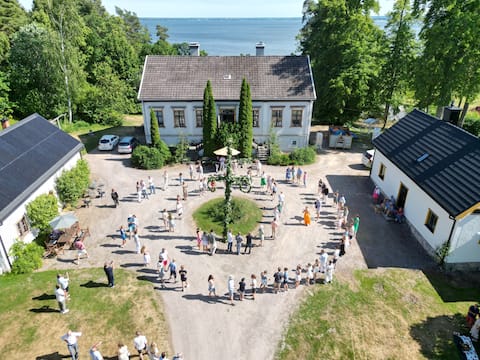Flemma Gård Grand piano home with a lake view