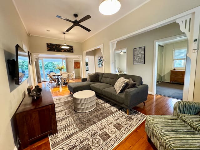 Bella Bulimba – 50 Meters to Oxford St