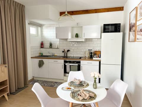 Annonce Airbnb populaire: Cozy Koenigshoffen Studio - 15 min from downtown! à Koenigshoffen