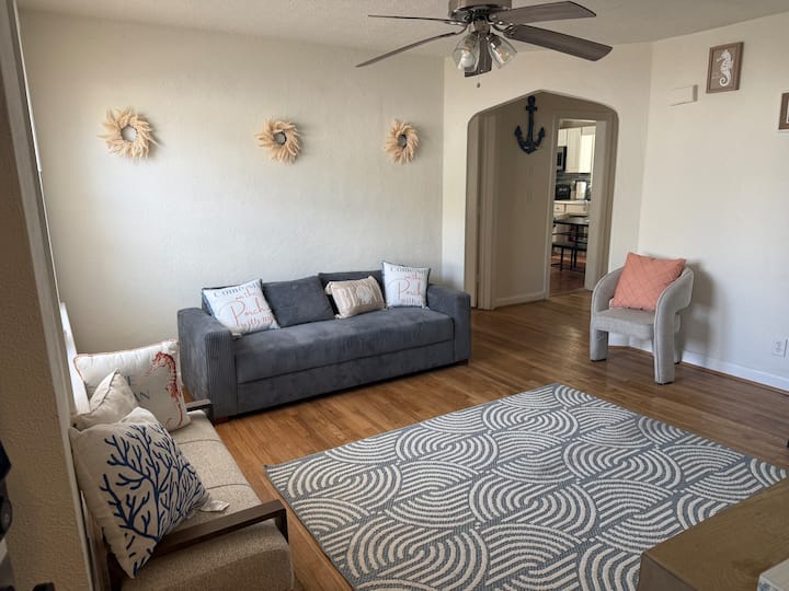 Cozy Hideaway At The Bay - Hampton, VA