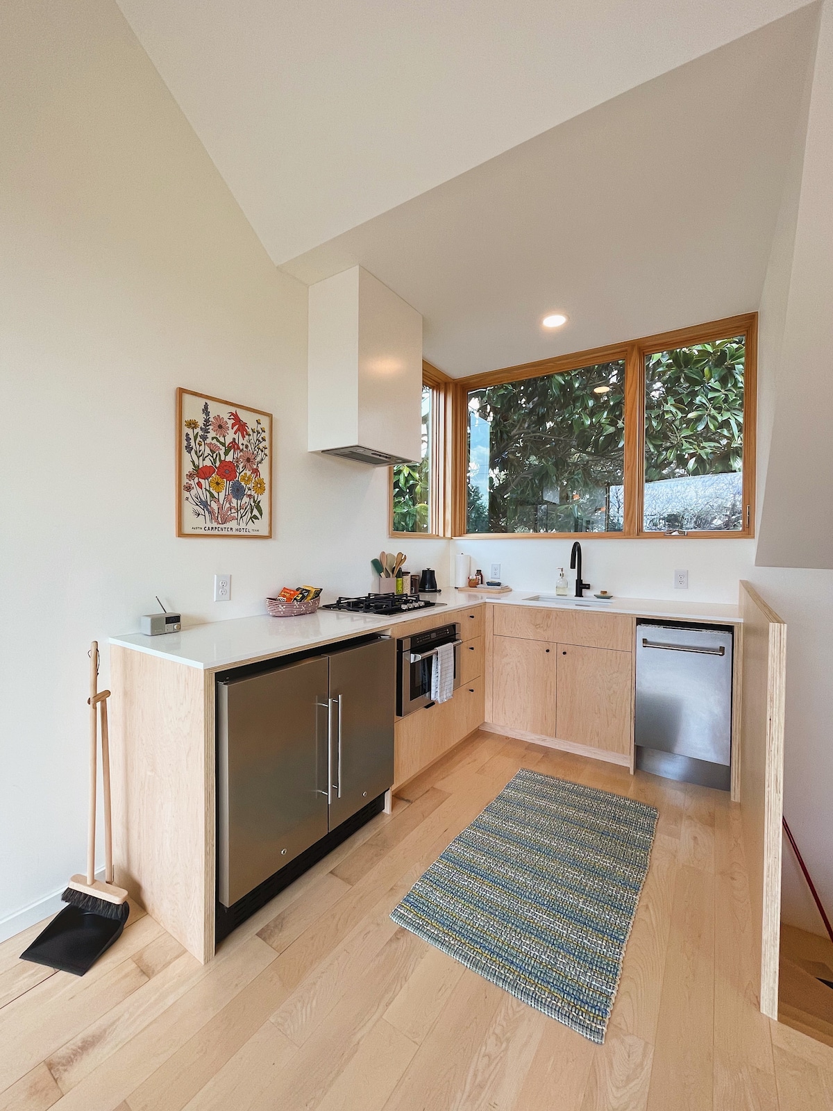 Serene Studio Backhouse near Eastside/Airport/F1!