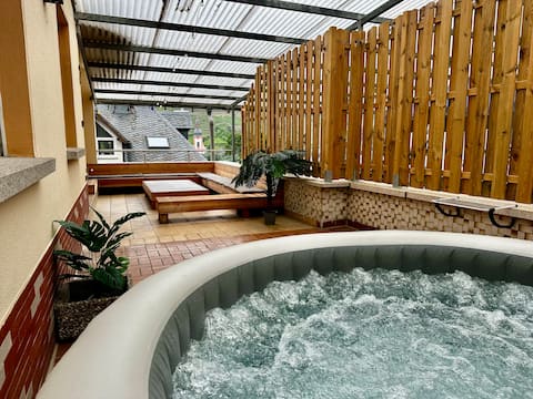 Wellness Home, Sauna, Hot Tub & 2 Balconies