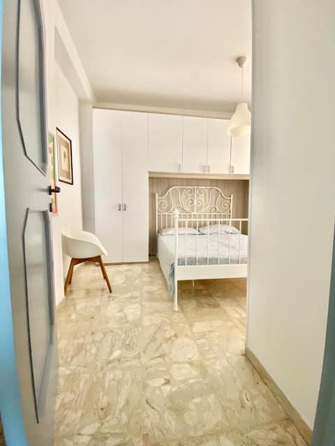 Top Airbnb: Downtown Pescara: Terrace, Sea, Wi-Fi, and Parking a Pescara