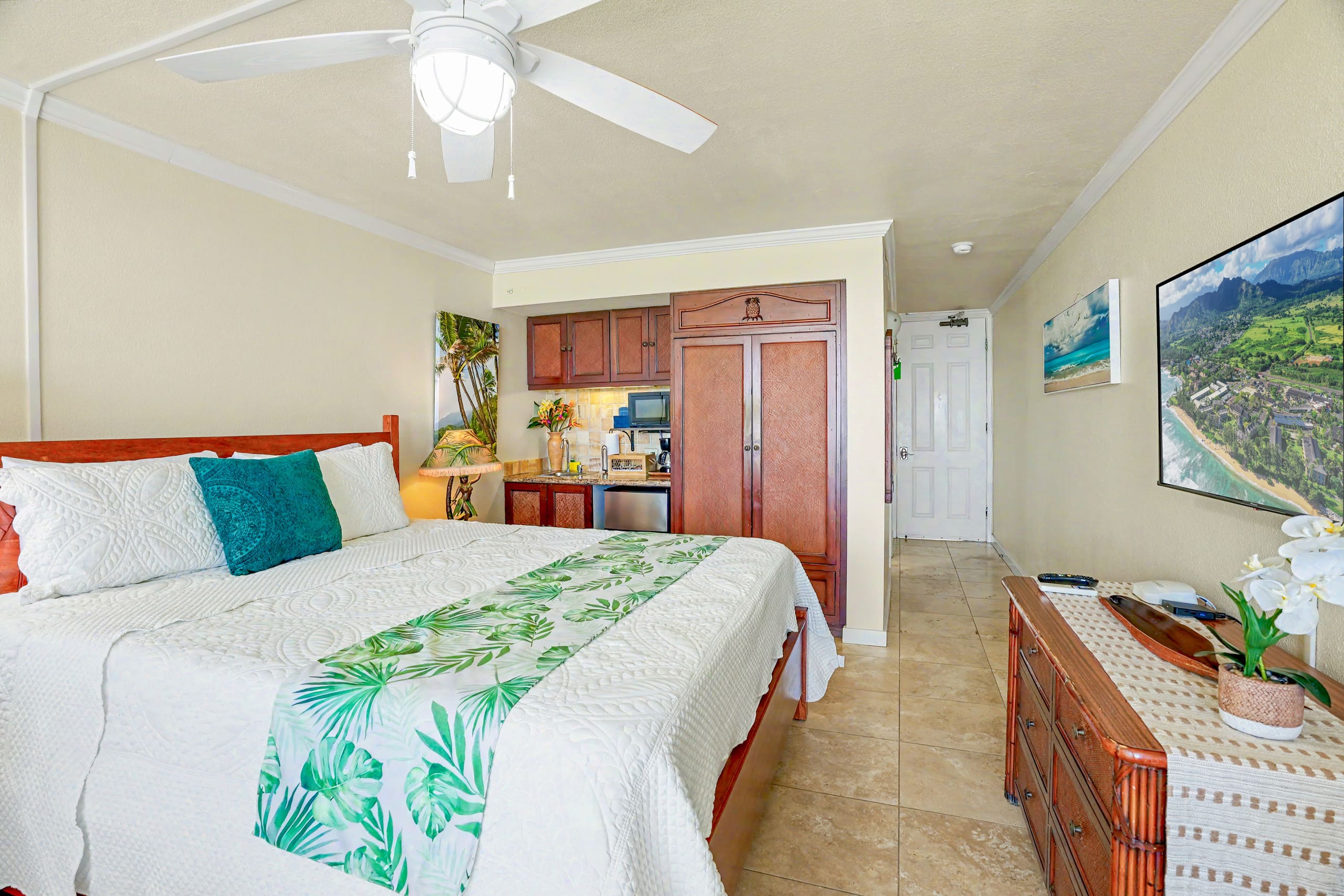 Resort in Kapaa · ★4.91 · Studio · 1 bed · 1 private bath - Image 35