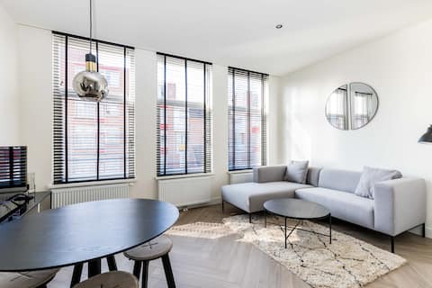 Top Airbnb: Billie Spacious North Apartment in Middelland