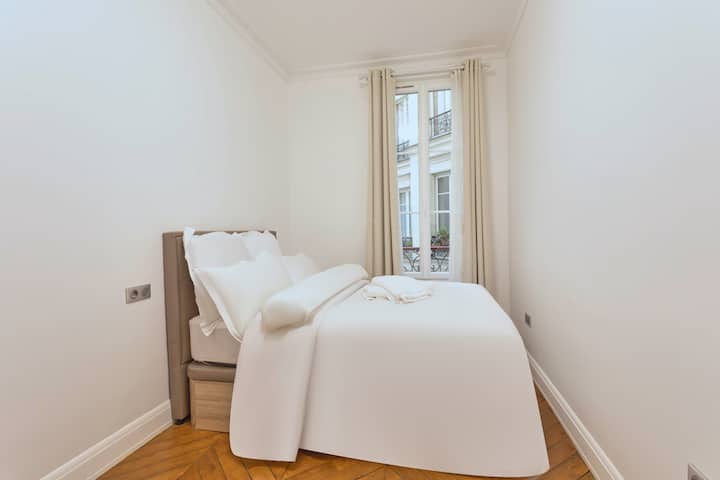 Chambre 3 – lit double 140 × 190 cm