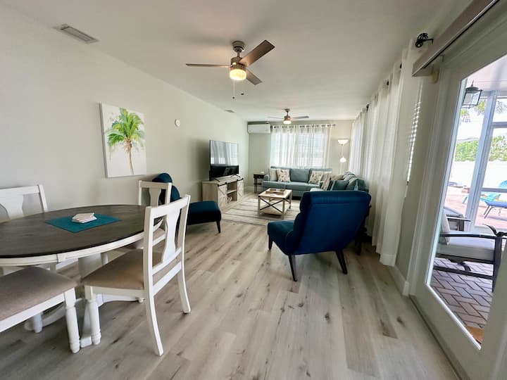 Large In-law Suite Screened In Porch W/pool Access - Port St. Lucie, FL