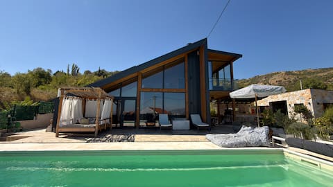 Slow Living Wellness Retreat with Pool & Spa
