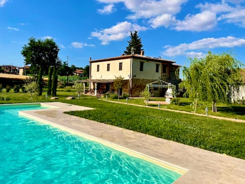 Villa with pool in Umbria Lake Trasimeno