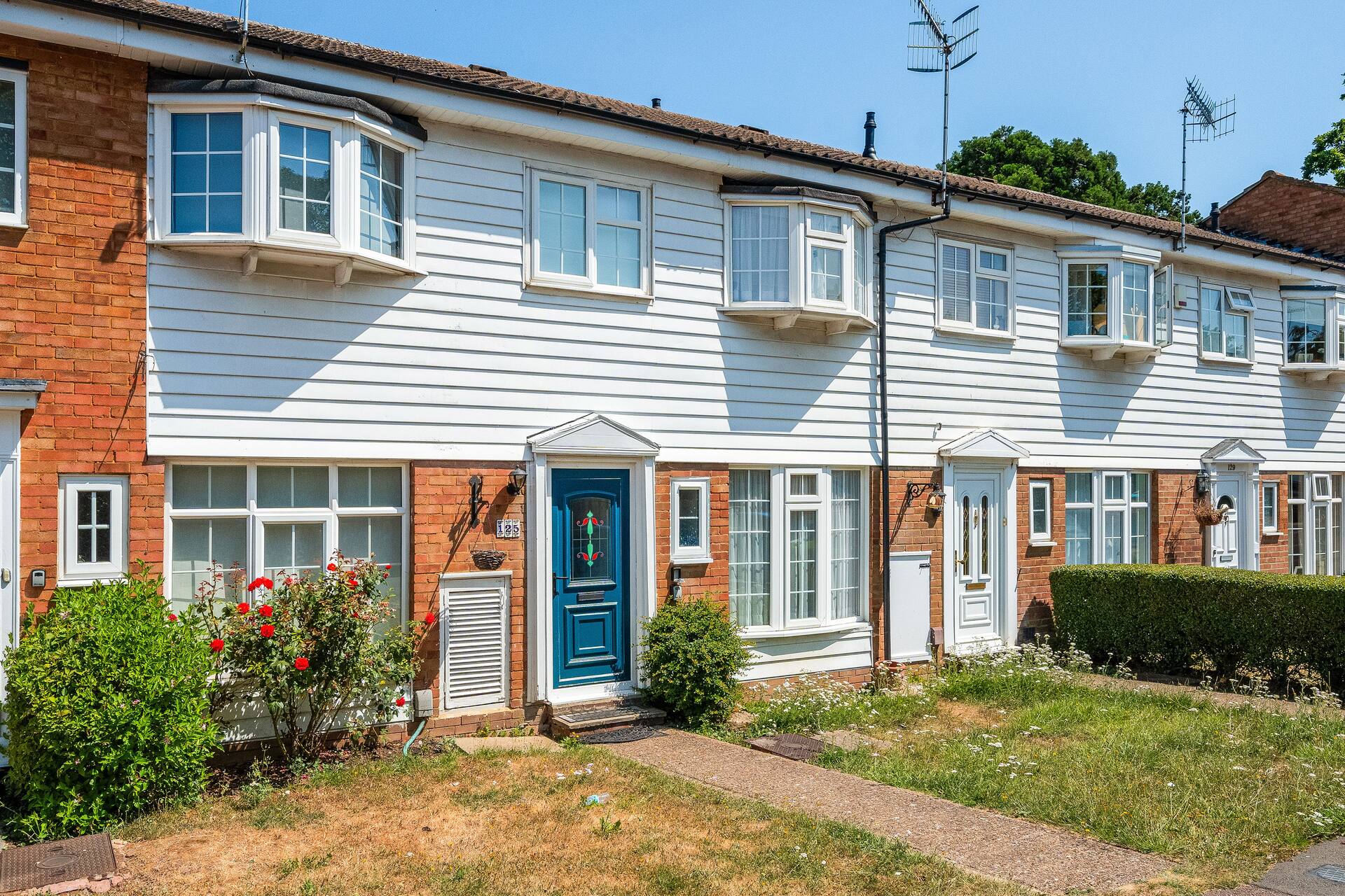 Stylish 4 Bedroom, 2 Bath Home in Borehamwood