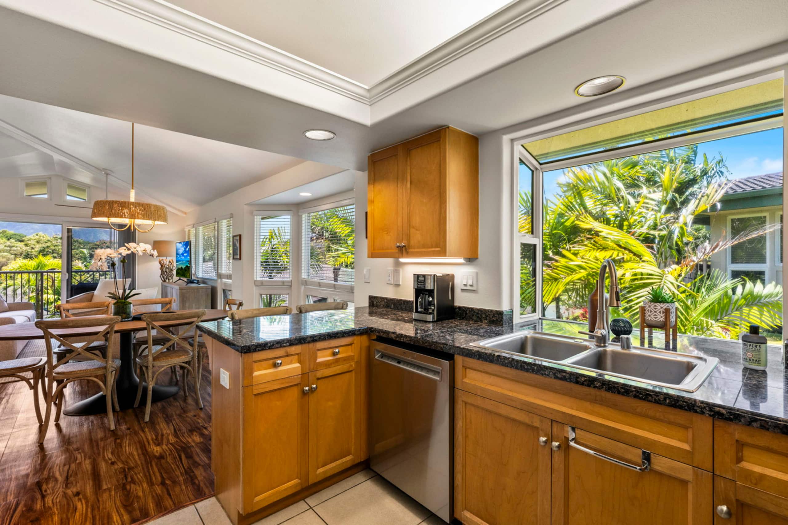 Townhouse in Princeville · ★4.96 · 3 bedrooms · 3 beds · 3 baths - Image 11