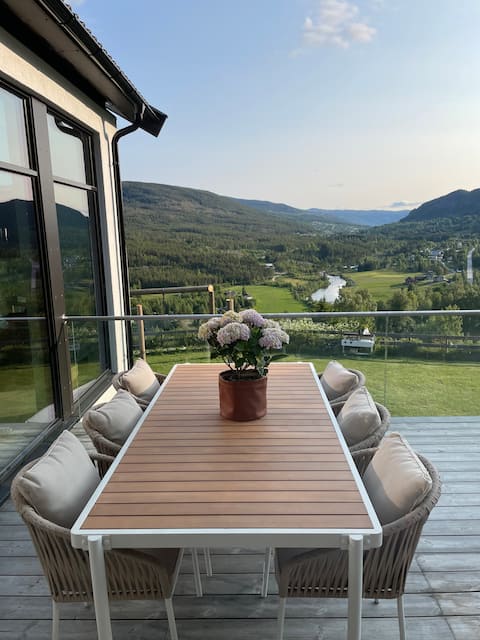 Small farms in beautiful Hallingdal? Sauna, views and eggs!