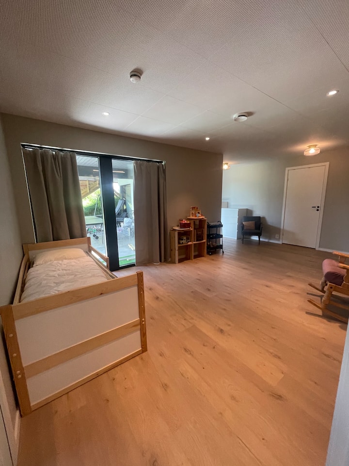 Ambienti i dhomës së gjumit