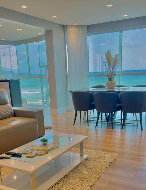 Spectacular Ocean Front • 3 en-suites • Downtown