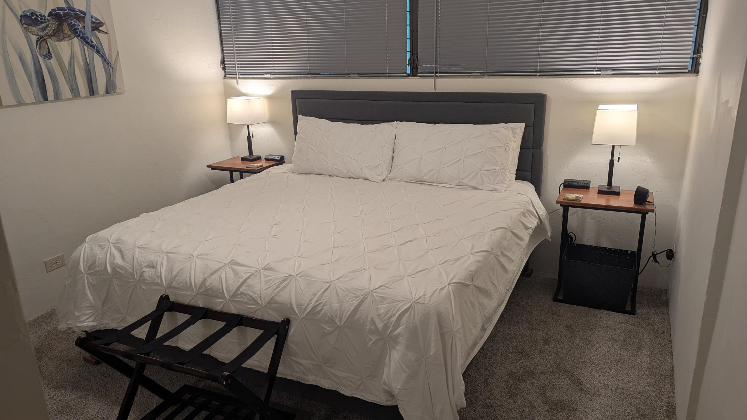 Centrally Located Downtown Kona Condo - Image 11