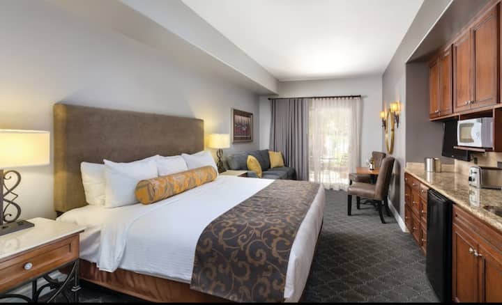 Napa Resort King Studio (Dm For Availability) - Napa, CA