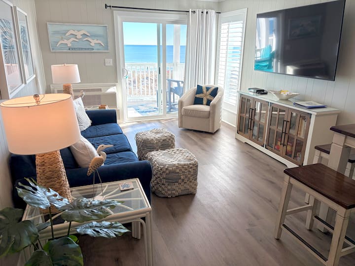 The Salty Clam- Corner Oceanfront Condo / King Bed - North Myrtle Beach, SC