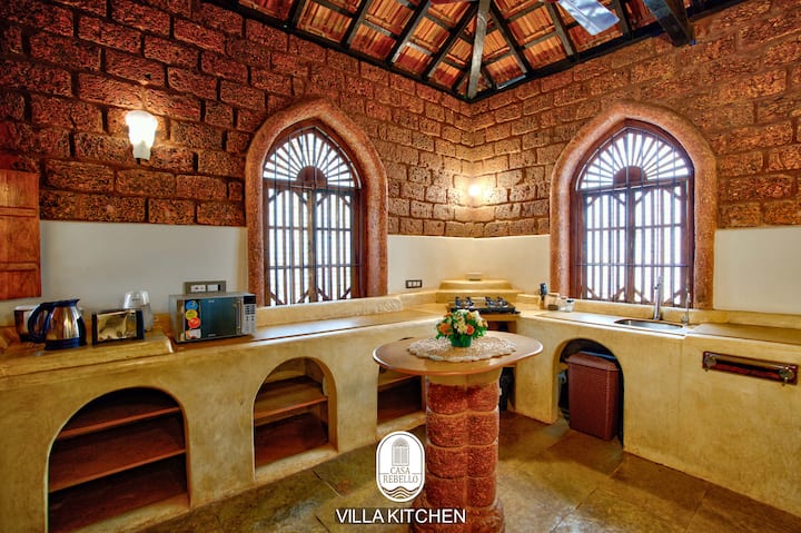 Full kitchen image 1