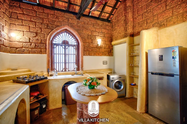 Full kitchen image 2