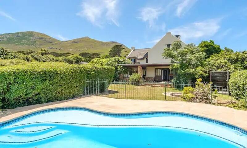Noordhoek Vineyard Villa: Pool, Fireplace & Views gallery image 2