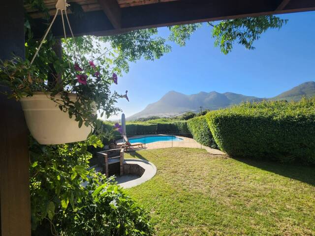 Noordhoek Vineyard Villa: Pool, Fireplace & Views gallery image 3