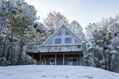 Hot tub * Sauna * Home theater * Game Room * Views